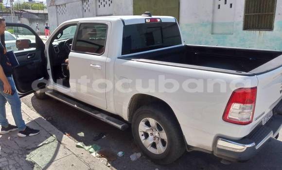 Comprar Usados Carro Dodge RAM Blanco en Aguada de Pasajeros en Matanzas Comprar Usados Carro Dodge RAM Blanco en Aguada de Pasajeros en Matanzas