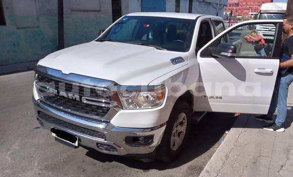 Comprar Usados Carro Dodge RAM Blanco en Aguada de Pasajeros en Matanzas Comprar Usados Carro Dodge RAM Blanco en Aguada de Pasajeros en Matanzas