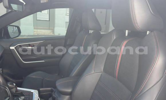 Comprar Usados Carro Toyota RAV4 Blanco en Alacranes en Matanzas Comprar Usados Carro Toyota RAV4 Blanco en Alacranes en Matanzas