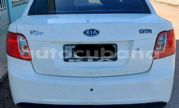 Buy Used Kia Rio White Car in Antilla in Holguin Buy Used Kia Rio White Car in Antilla in Holguin