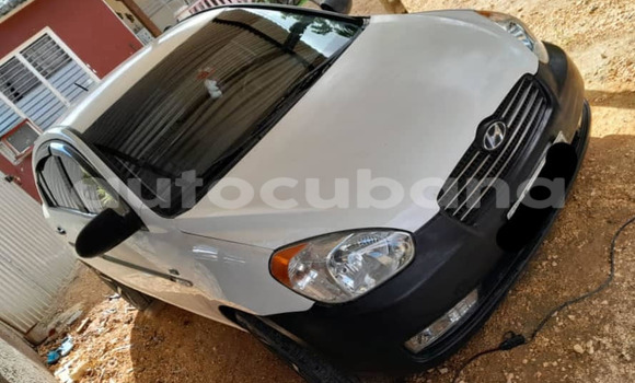 Comprar Usados Carro Hyundai Accent Blanco en Aguada de Pasajeros en Matanzas Comprar Usados Carro Hyundai Accent Blanco en Aguada de Pasajeros en Matanzas