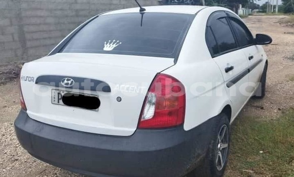 Comprar Usados Carro Hyundai Accent Blanco en Aguada de Pasajeros en Matanzas Comprar Usados Carro Hyundai Accent Blanco en Aguada de Pasajeros en Matanzas
