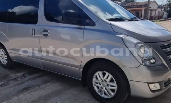 Comprar Usados Carro Hyundai H1 Otro en Alacranes en Matanzas