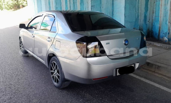 Comprar Usados Carro Geely MK Blanco en Alacranes en Matanzas