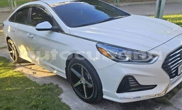 Buy Used Hyundai Sonata White Car in Aguacate in Matanzas Buy Used Hyundai Sonata White Car in Aguacate in Matanzas