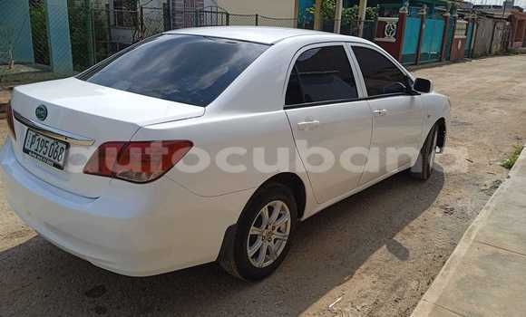 Buy Used Toyota Corolla White Car in Baguanos in Holguin Buy Used Toyota Corolla White Car in Baguanos in Holguin