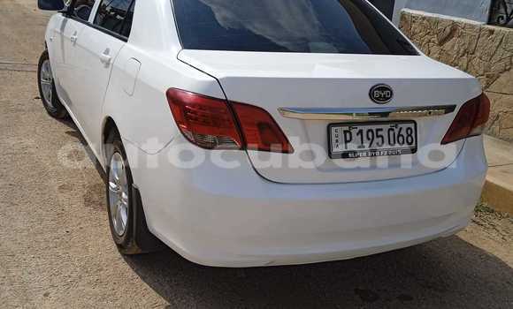 Buy Used Toyota Corolla White Car in Baguanos in Holguin Buy Used Toyota Corolla White Car in Baguanos in Holguin
