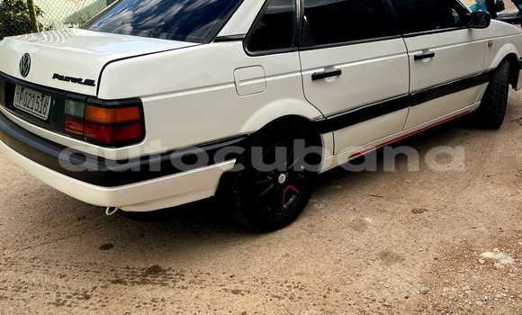Buy Used Toyota Ist White Car in Baguanos in Holguin Buy Used Toyota Ist White Car in Baguanos in Holguin