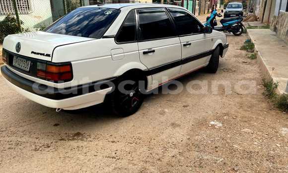 Buy Used Toyota Ist White Car in Baguanos in Holguin Buy Used Toyota Ist White Car in Baguanos in Holguin