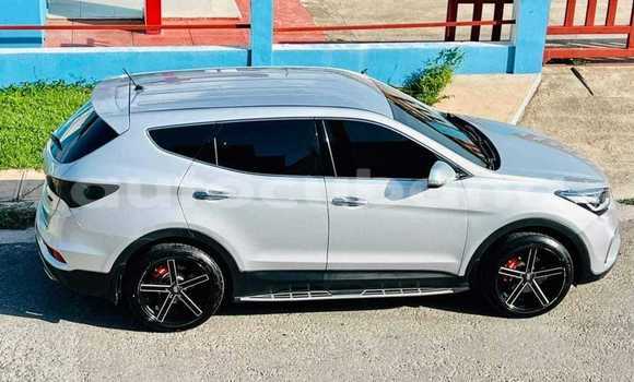 Buy Used Hyundai Santa Fe White Car in Antilla in Holguin Buy Used Hyundai Santa Fe White Car in Antilla in Holguin