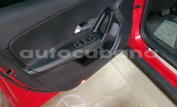 Comprar Usados Carro Mercedes-Benz C250 coupe Rojo en Baguanos en Holguin Comprar Usados Carro Mercedes-Benz C250 coupe Rojo en Baguanos en Holguin