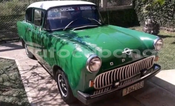 Comprar Usados Carro Peugeot 201 Verde en Cardenas en Matanzas Comprar Usados Carro Peugeot 201 Verde en Cardenas en Matanzas