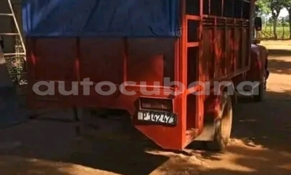 Comprar Usados Carro Avtokam 3101 Rojo en Caney en Camaguey Comprar Usados Carro Avtokam 3101 Rojo en Caney en Camaguey