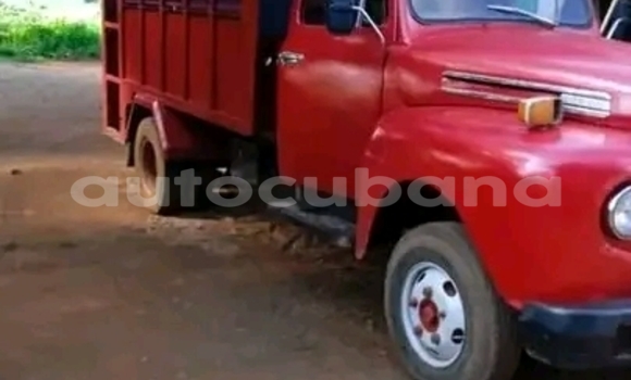 Buy Used Avtokam 3101 Red Car in Caney in Camaguey Buy Used Avtokam 3101 Red Car in Caney in Camaguey