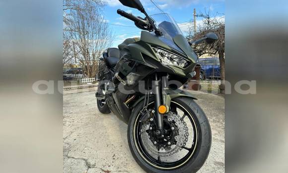 Comprar Usados Moto Kawasaki Ninja ZX-12R Plata en Abreus en Matanzas Comprar Usados Moto Kawasaki Ninja ZX-12R Plata en Abreus en Matanzas