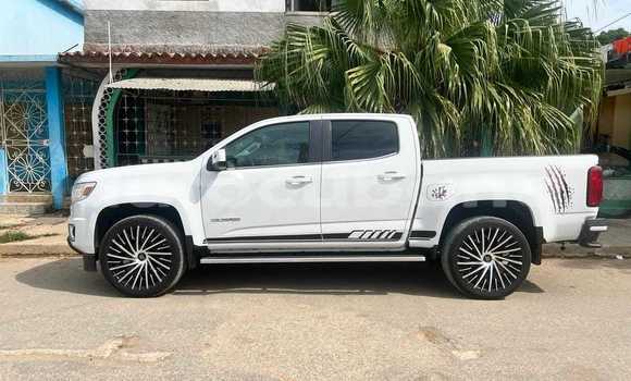 Buy Used Toyota Hilux White Car in Antilla in Holguin Buy Used Toyota Hilux White Car in Antilla in Holguin