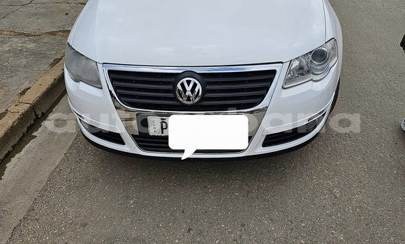 Buy Used Toyota IST White Car in Alacranes in Matanzas Buy Used Toyota IST White Car in Alacranes in Matanzas