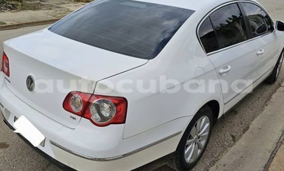 Buy Used Toyota IST White Car in Alacranes in Matanzas Buy Used Toyota IST White Car in Alacranes in Matanzas