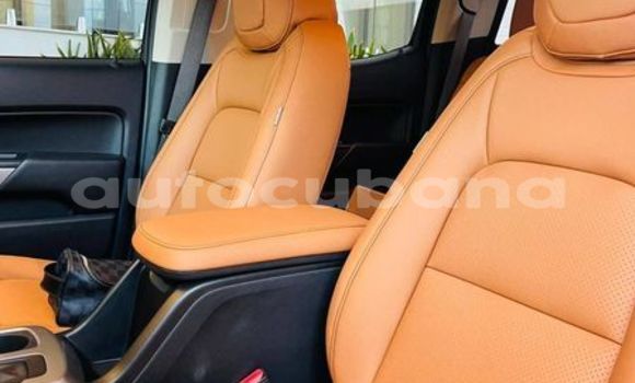 Comprar Usados Carro Chevrolet Corolado Negro en Aguada de Pasajeros en Matanzas Comprar Usados Carro Chevrolet Corolado Negro en Aguada de Pasajeros en Matanzas