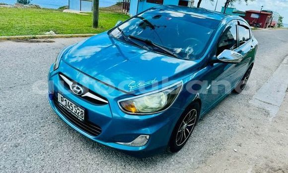 Comprar Usados Carro Hyundai Accent Azul en Alacranes en Matanzas Comprar Usados Carro Hyundai Accent Azul en Alacranes en Matanzas