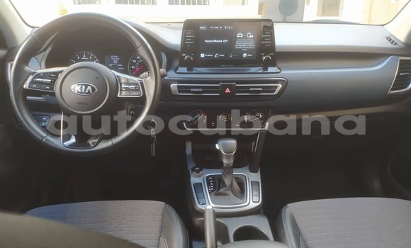 Comprar Usados Carro Kia Sephia Negro en Aguada de Pasajeros en Matanzas Comprar Usados Carro Kia Sephia Negro en Aguada de Pasajeros en Matanzas