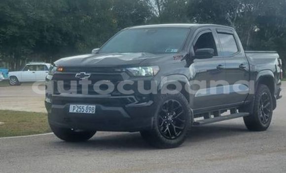 Comprar Usados Carro Land Rover Defender Negro en Antilla en Holguin Comprar Usados Carro Land Rover Defender Negro en Antilla en Holguin