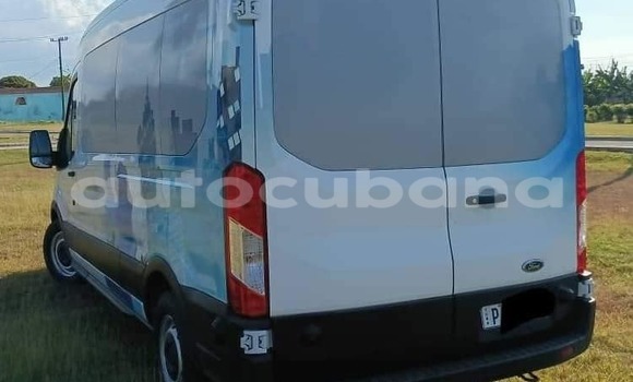 Buy Used Ford Explorer Sport Trac White Car in Antilla in Holguin Buy Used Ford Explorer Sport Trac White Car in Antilla in Holguin