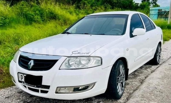 Comprar Usados Carro Renault Scala Blanco en Alacranes en Matanzas