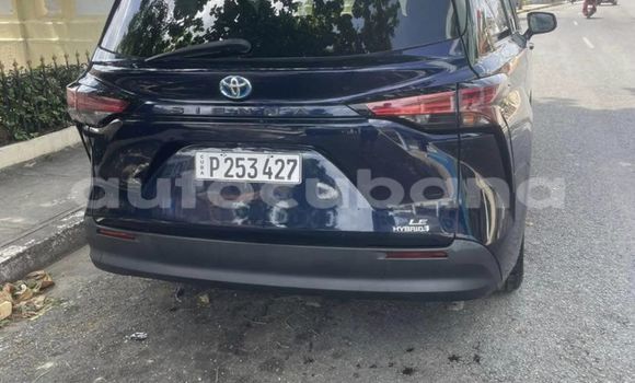 Comprar Usados Carro Toyota Sienna Negro en Alacranes en Matanzas Comprar Usados Carro Toyota Sienna Negro en Alacranes en Matanzas