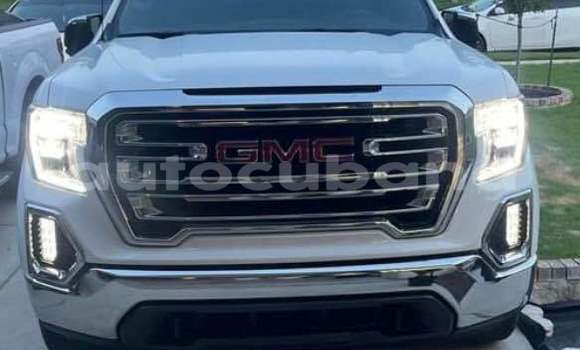Buy Used GMC Sierra Other Car in Antilla in Holguin
