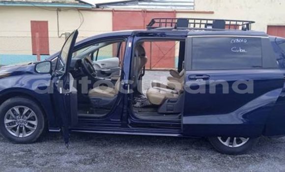 Comprar Usados Carro Toyota Sienna Otro en Alacranes en Matanzas