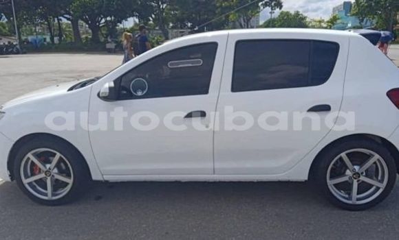 Comprar Usados Carro Renault Sandero Otro en Abreus en Matanzas Comprar Usados Carro Renault Sandero Otro en Abreus en Matanzas