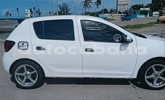Comprar Usados Carro Renault Sandero Otro en Abreus en Matanzas Comprar Usados Carro Renault Sandero Otro en Abreus en Matanzas