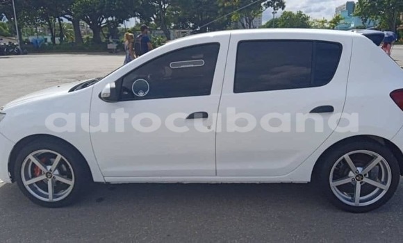 Comprar Usados Carro Renault Sandero Otro en Abreus en Matanzas Comprar Usados Carro Renault Sandero Otro en Abreus en Matanzas