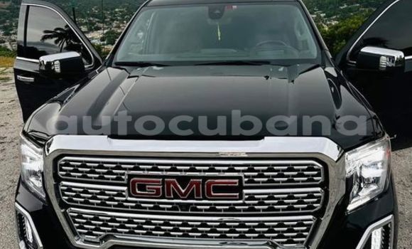 Buy Used GMC Sierra Black Car in Antilla in Holguin
