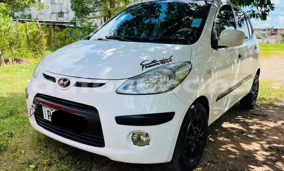Comprar Usados Carro Hyundai i10 Blanco en Alacranes en Matanzas Comprar Usados Carro Hyundai i10 Blanco en Alacranes en Matanzas