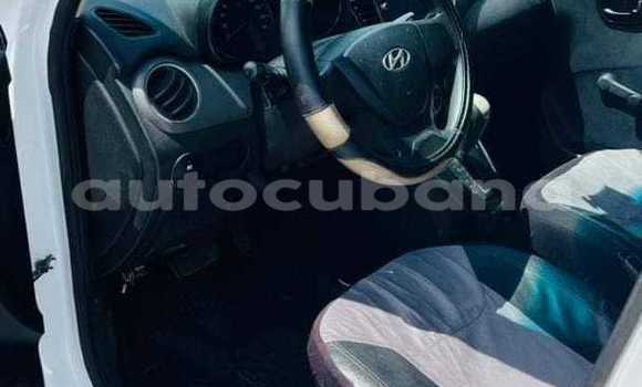 Comprar Usados Carro Hyundai i10 Blanco en Alacranes en Matanzas Comprar Usados Carro Hyundai i10 Blanco en Alacranes en Matanzas