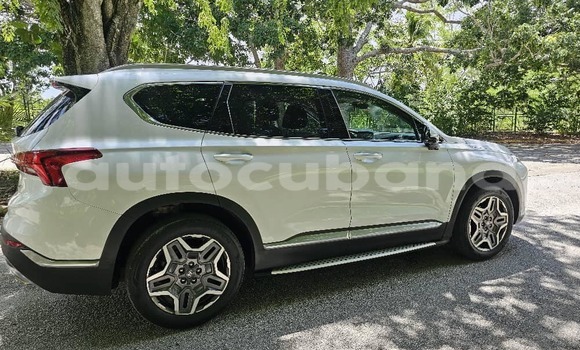 Comprar Usados Carro Hyundai Santa Fe Blanco en Aguada de Pasajeros en Matanzas Comprar Usados Carro Hyundai Santa Fe Blanco en Aguada de Pasajeros en Matanzas